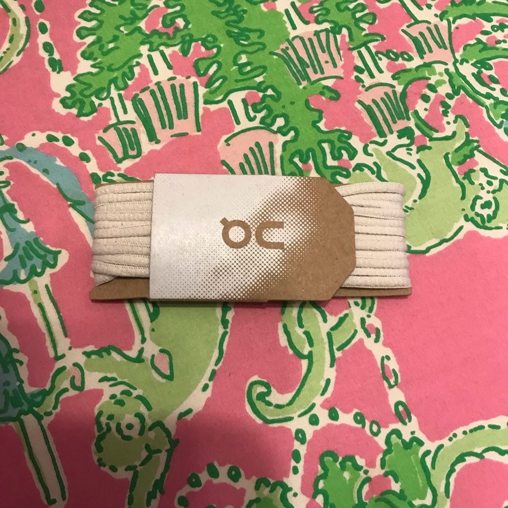 On Running Cream Shoelaces